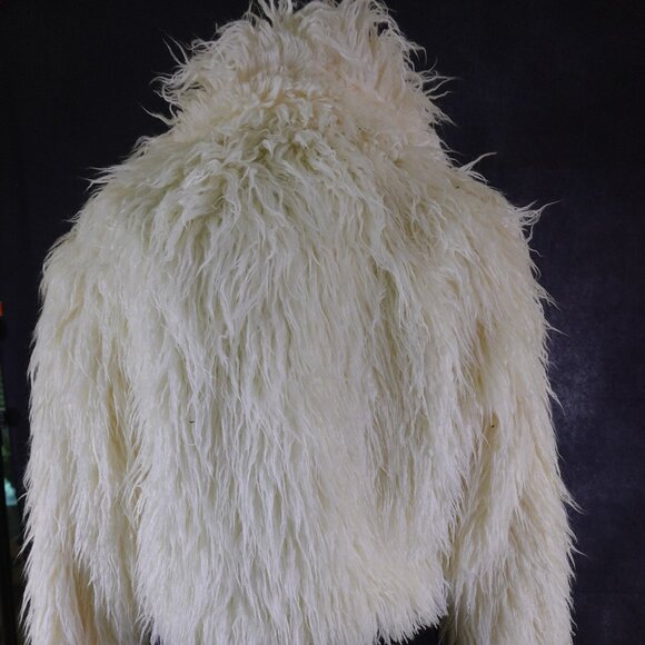 White Vintage Shagg Crop Jacket, Faux Fur with Zip Front - Picture 2 of 5
